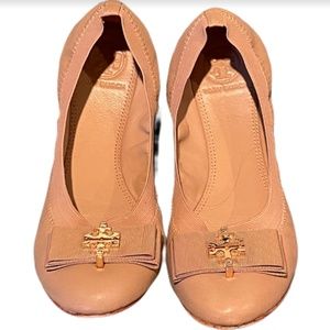 NIB Tory Burch Beige Eclair Bow Flat Size 8.5